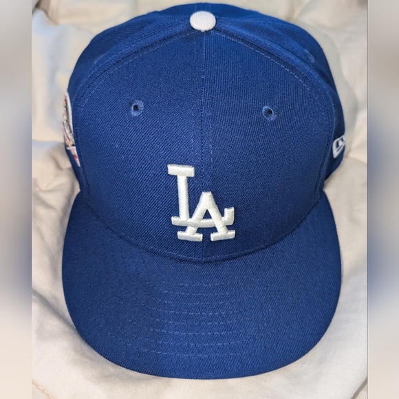LA Dodgers Hat - Picture 3 of 8